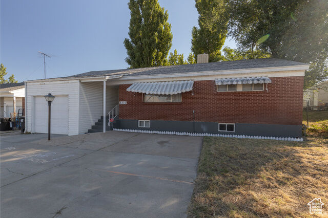 Property Photo: 4370 S 175 E UT 84405
