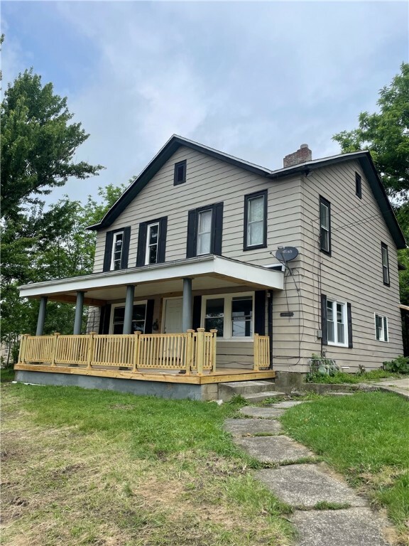 Property Photo:  223 E Falls St 1  PA 16101 