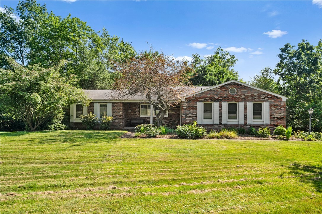 Property Photo:  1222 Lakevue Dr  PA 16002 