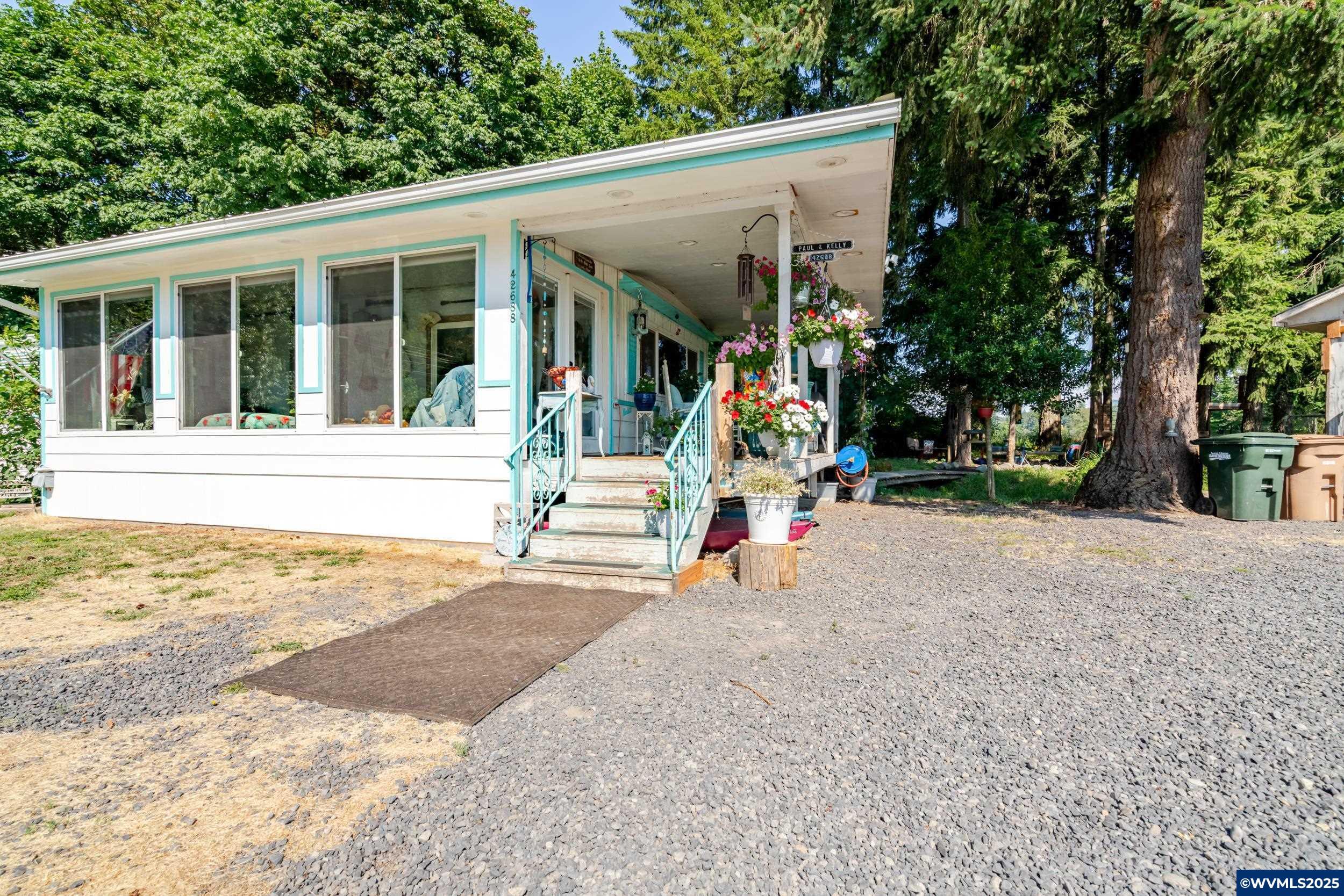 Property Photo: 42688 N River Dr OR 97386