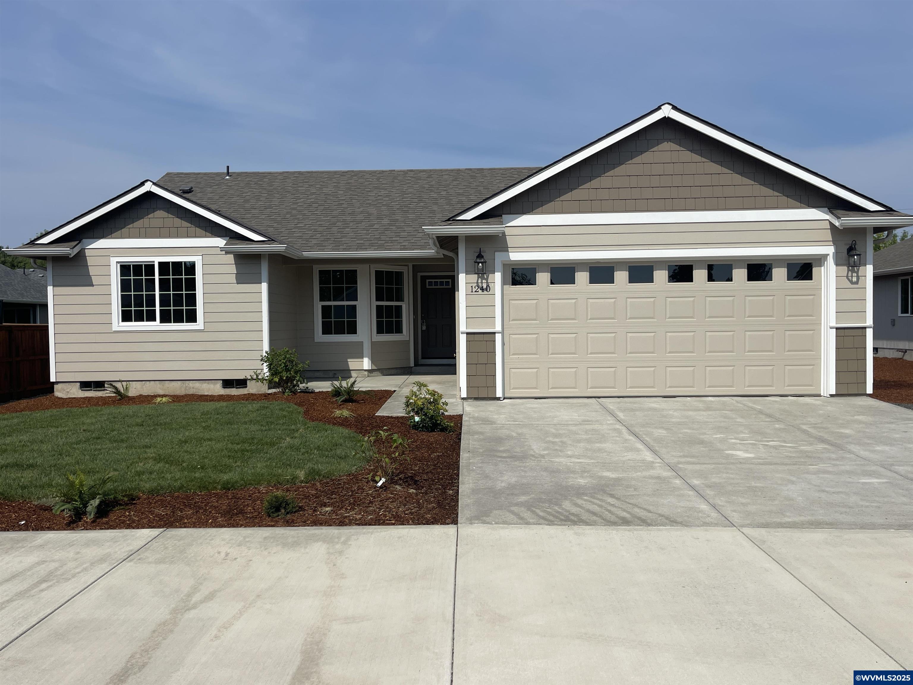 Property Photo: 1240 Hop St SW OR 97321