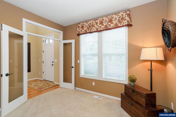 Property Photo: 885 North Pointe Dr NW OR 97321