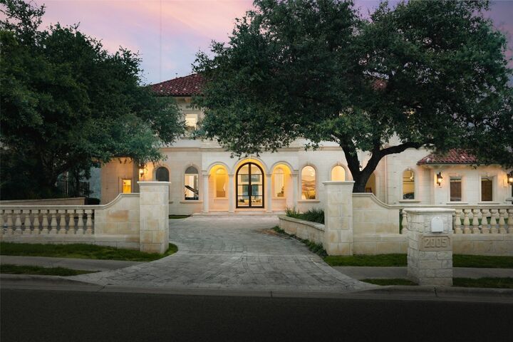 Property Photo: 2005 Far Gallant Drive TX 78746