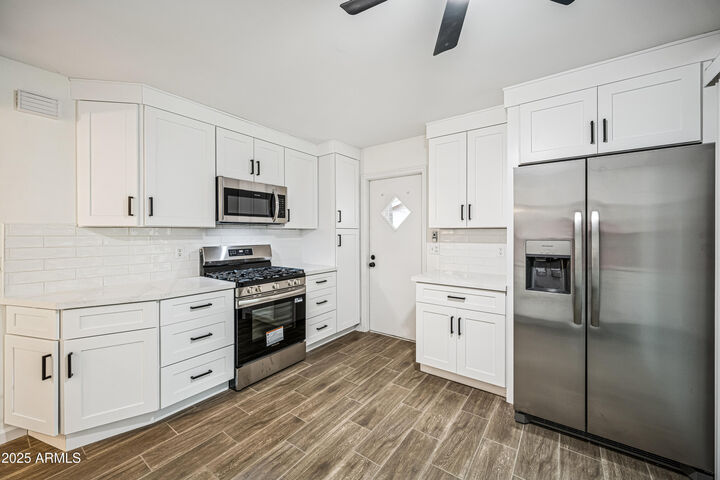 Property Photo:  1728 W Bentley Street  AZ 85201 