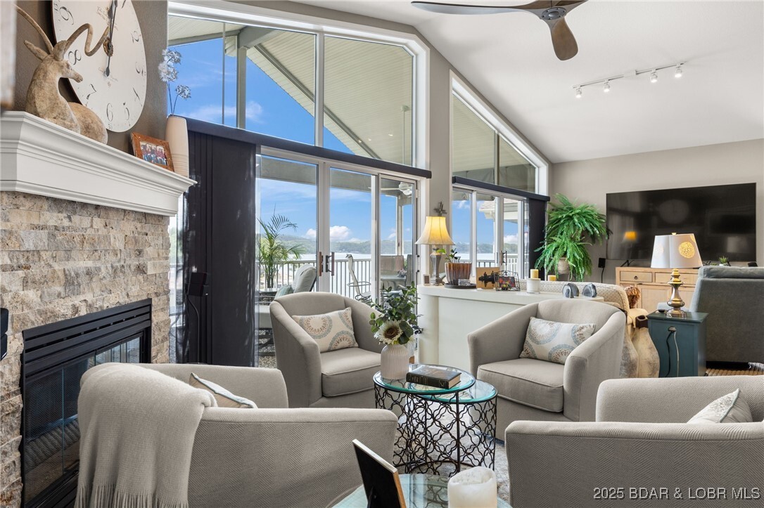 Property Photo: 52 Summer Place Court 4B MO 65020
