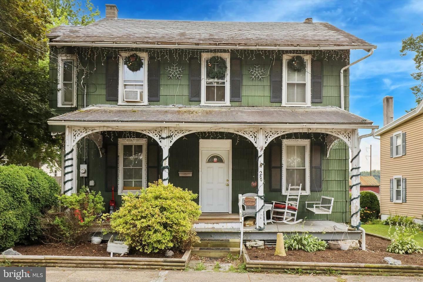 Property Photo:  28 Elizabeth Street  PA 17509 