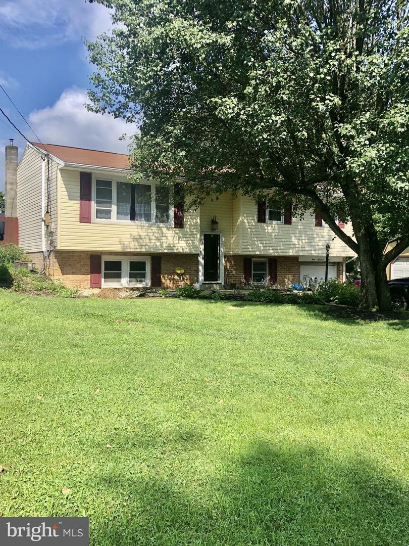 140 Echo Drive  Chambersburg PA 17202 photo