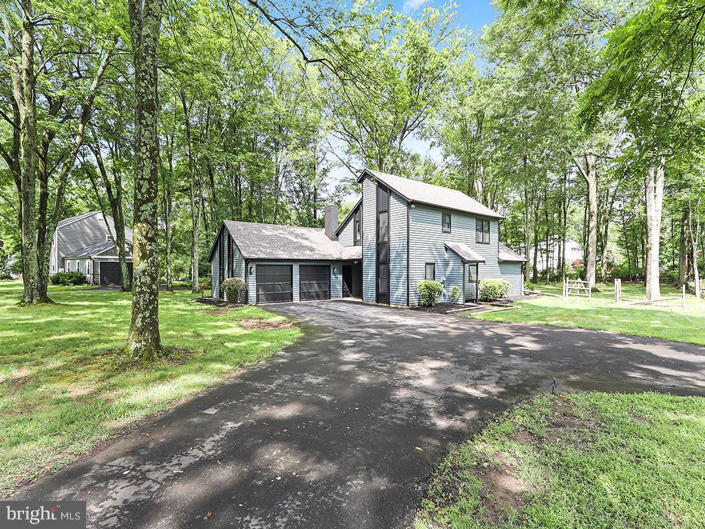 476 N Shady Retreat Road  Doylestown PA 18901 photo