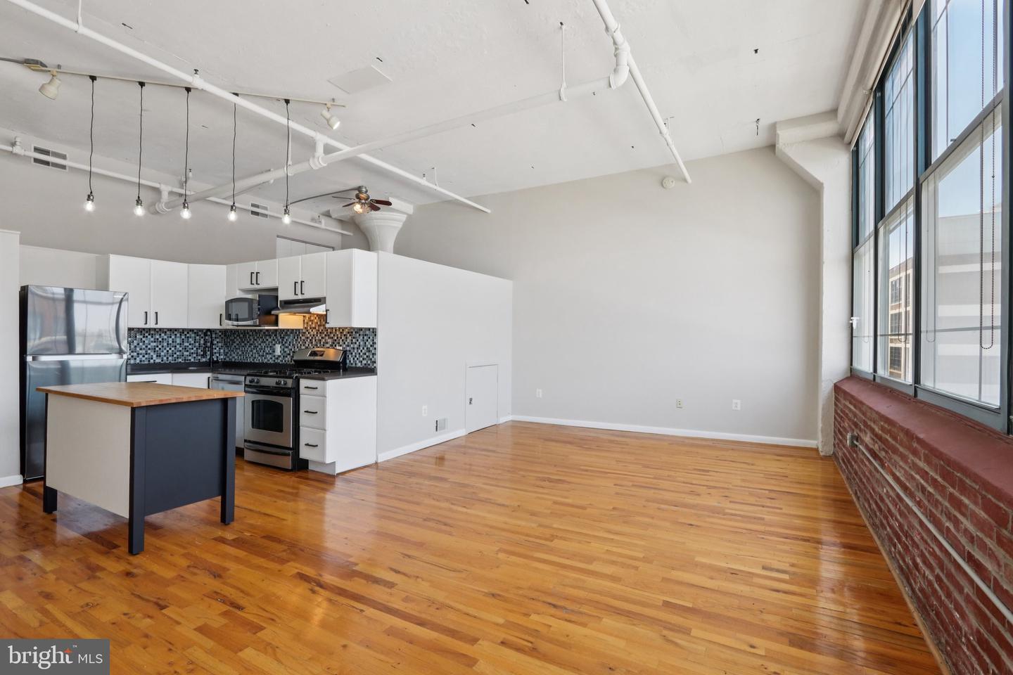 Property Photo: 314 N 12th Street 22 703 PA 19107