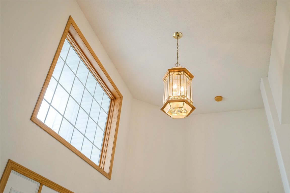 Property Photo: 2500 Creekside Dr IA 52233