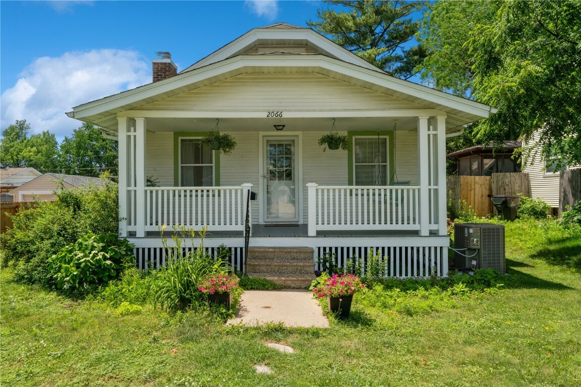 2066 Linn Blvd SE  Cedar Rapids IA 52403 photo