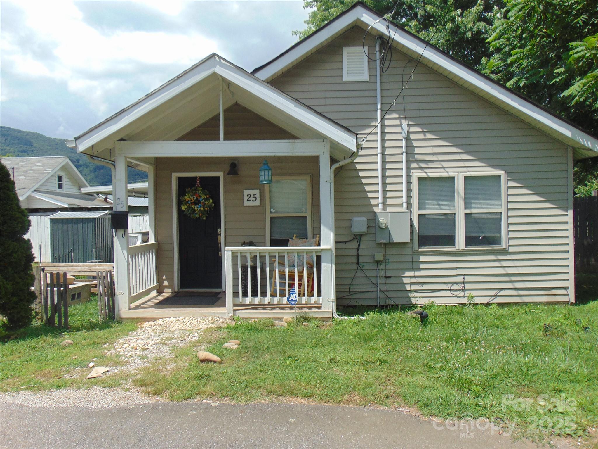 Property Photo: 25 Liner Court NC 28786