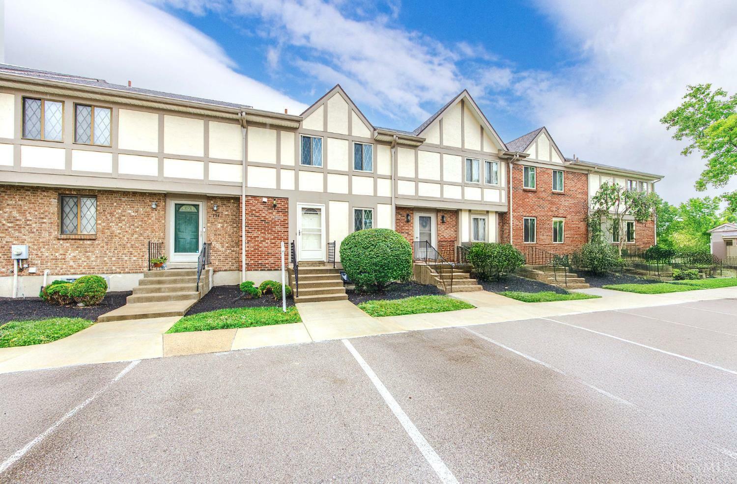 Property Photo: 392 Wellington Court OH 45040