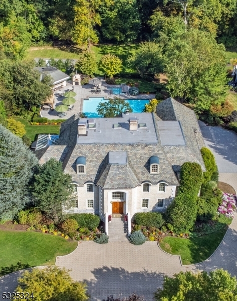 Property Photo:  9 Meadow Ct  NJ 07045 
