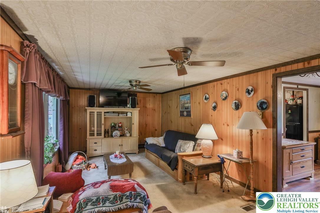 Property Photo: 2480 Schlegel Road PA 18014