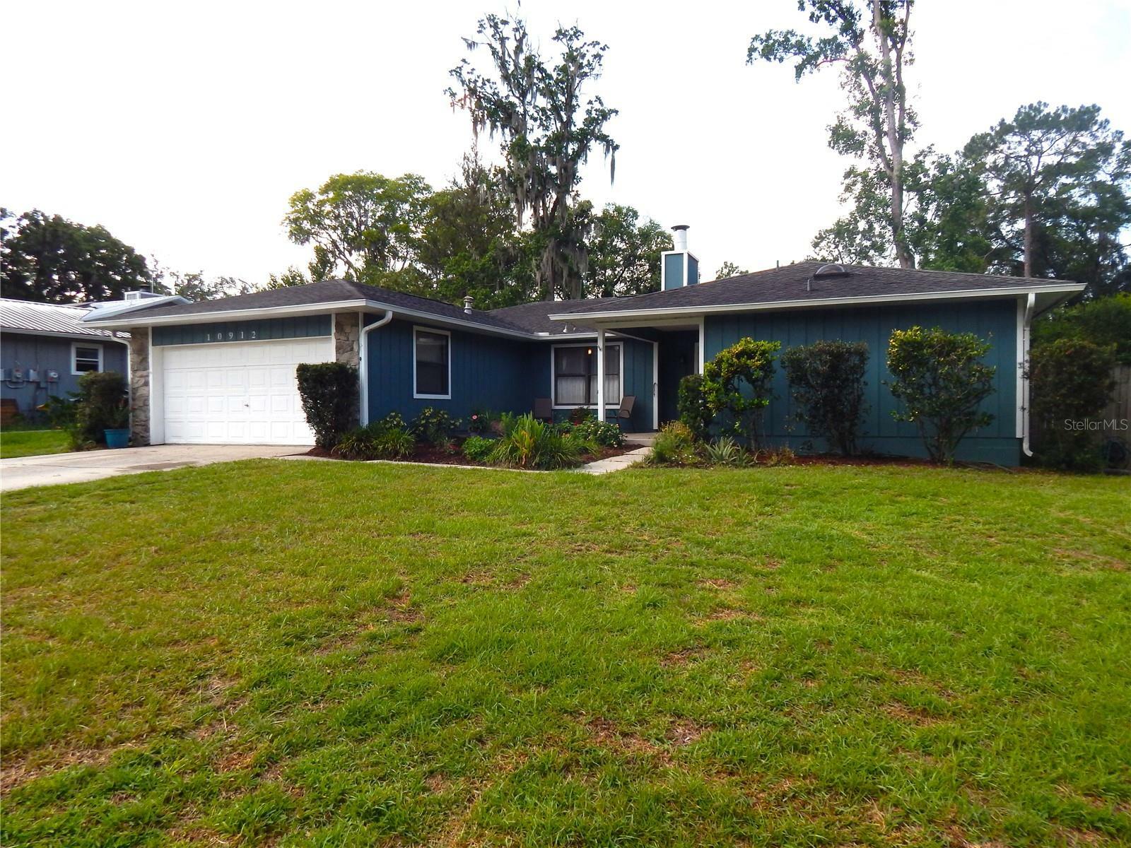 Property Photo:  10912 NW 36th Place  FL 32606 
