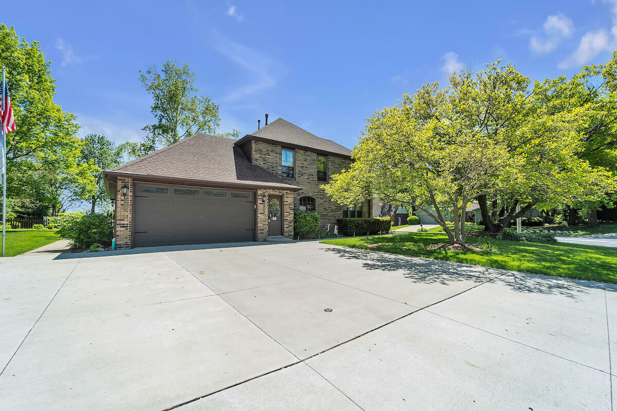 Property Photo:  290 Pheasant Run  WI 53182 