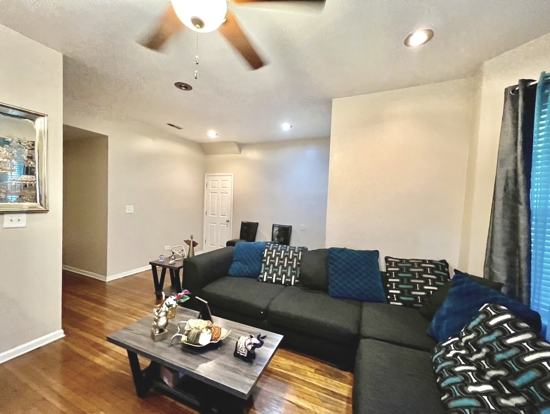 Property Photo: 6130 S Rhodes Avenue IL 60637