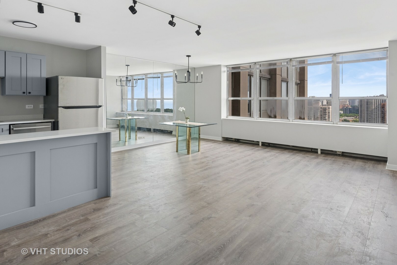 Property Photo: 655 W Irving Park Road 2608 IL 60613