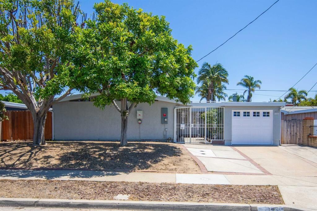Property Photo: 6285 Anvil Lake Avenue CA 92119
