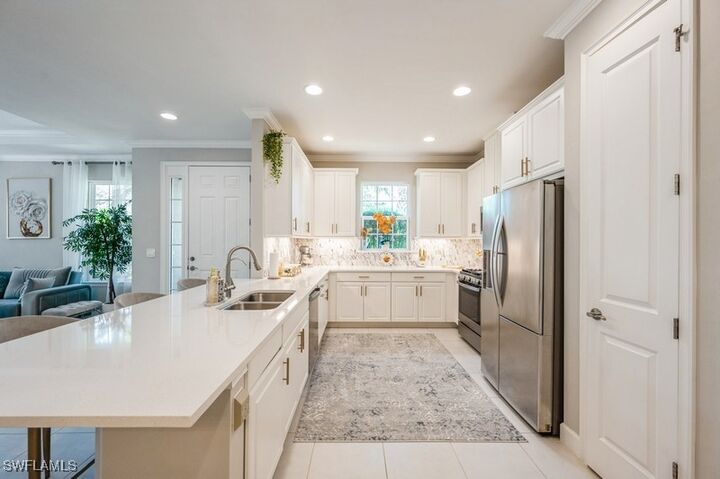 Property Photo:  8070 Calle Canovas Street  FL 34114 