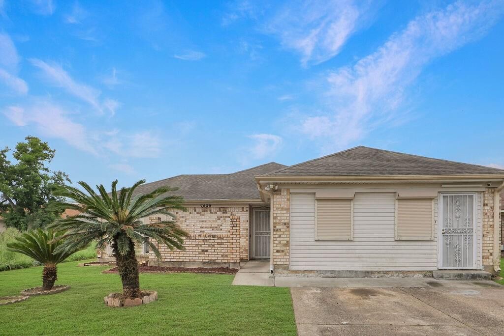 Property Photo:  7530 Endeavors Court  LA 70129 