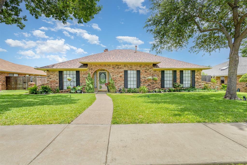 Property Photo: 4706 Silverthorn Drive TX 75150