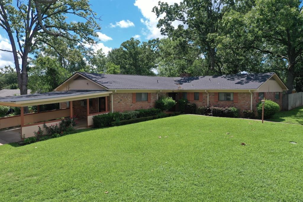 Property Photo: 204 Crosby Drive TX 75652