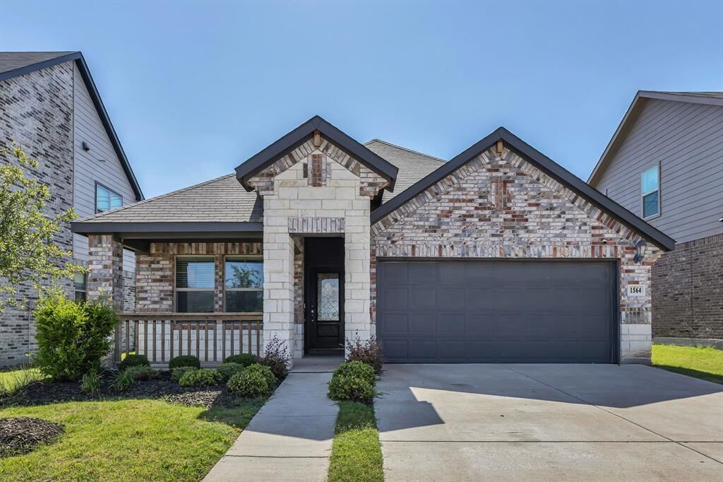 Property Photo: 1564 Glacier Ridge TX 75189
