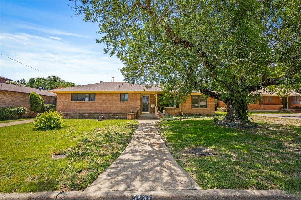 Property Photo: 5403 Fox Hill Lane TX 75232