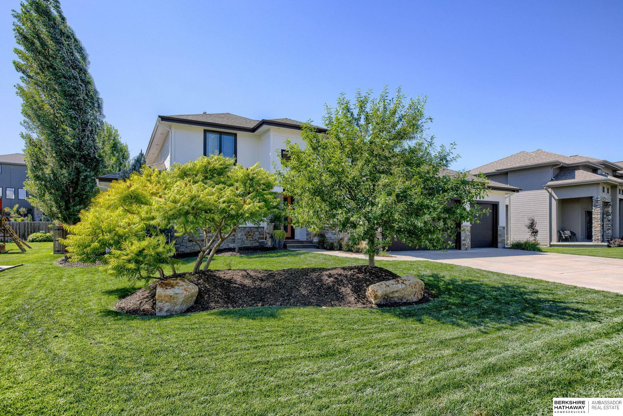 Property Photo: 1606 Blue Sage Parkway NE 68022