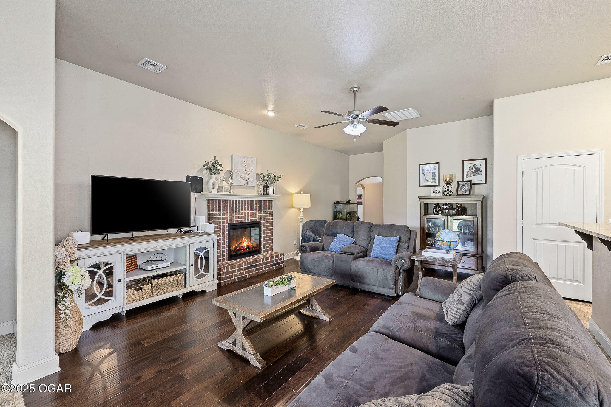 Property Photo:  1669 Leighton Court  MO 64870 