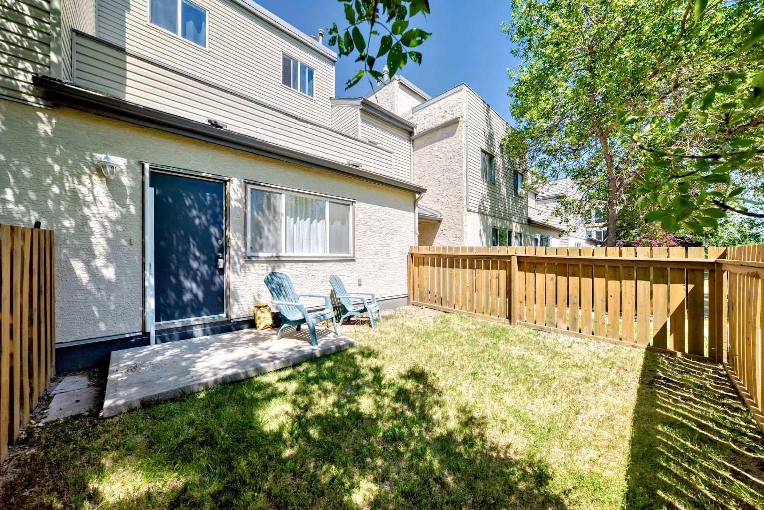Property Photo: 1540 29 Street NW 209 AB T2N 4M1