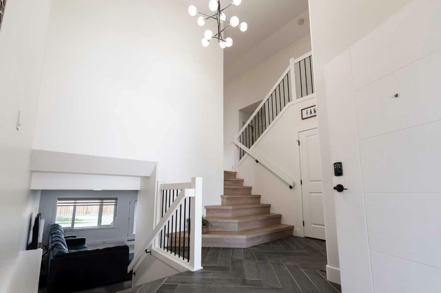 Property Photo: 692 Sixmile Crescent S AB T1K 8G3