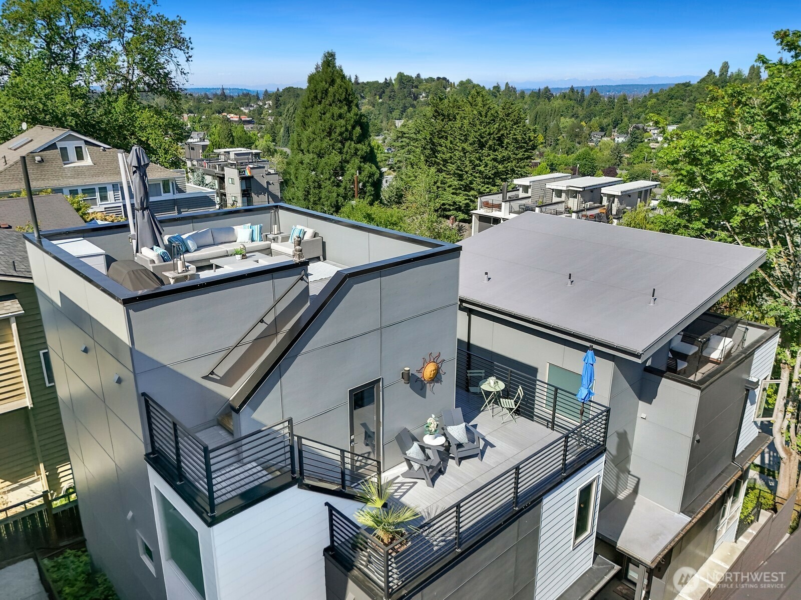 1823  26th Ave B  Seattle WA 98122 photo
