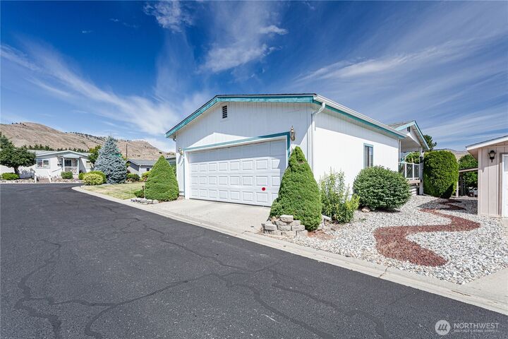 Property Photo:  1630  Pleasant Avenue 21  WA 98801 