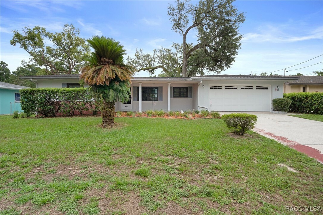 Property Photo: 6090 E Quincy Street FL 34452