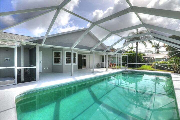 Property Photo:  817 Patterson Avenue  FL 32958 