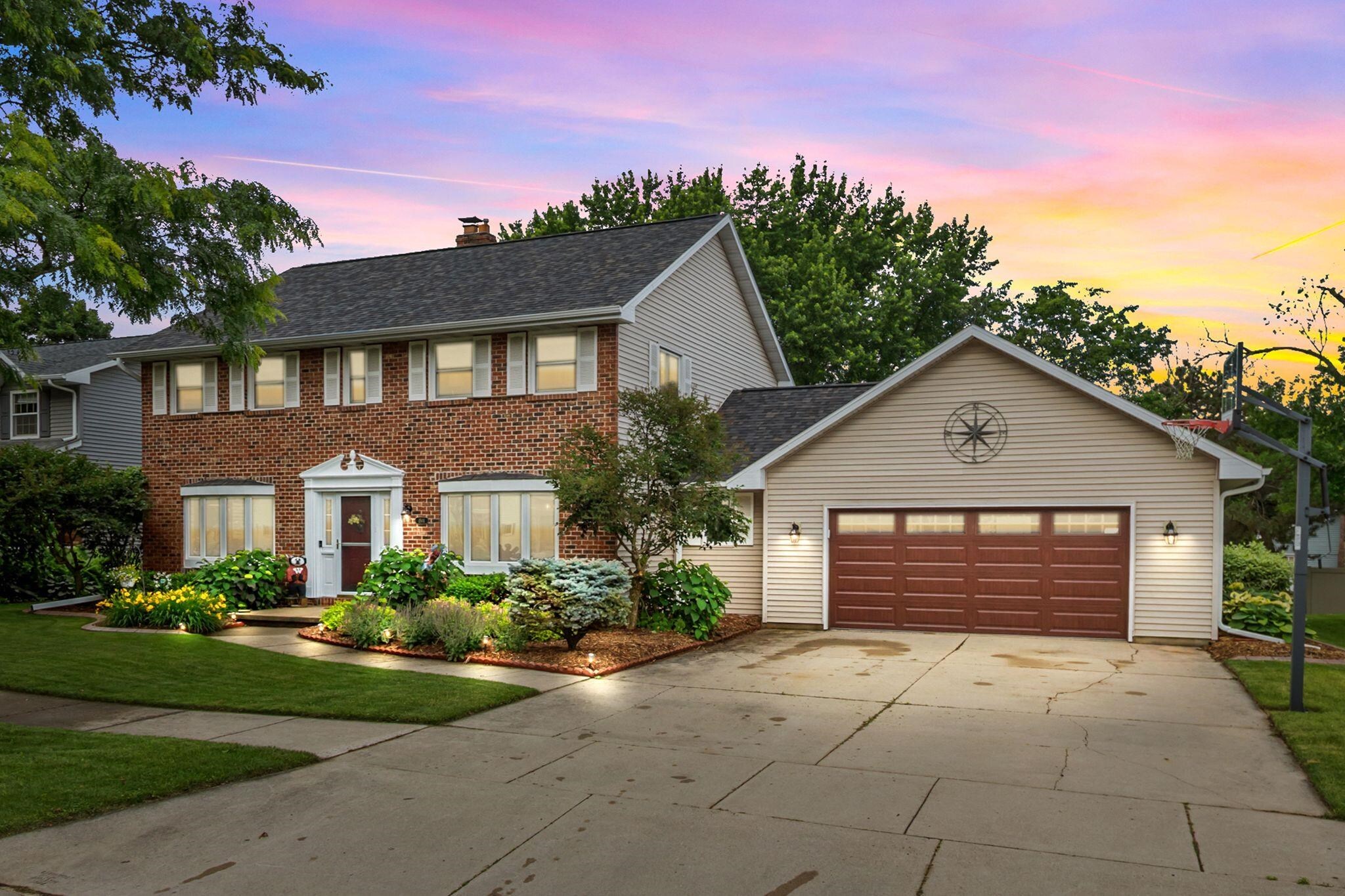 Property Photo: 1501 S Clara Street WI 54915