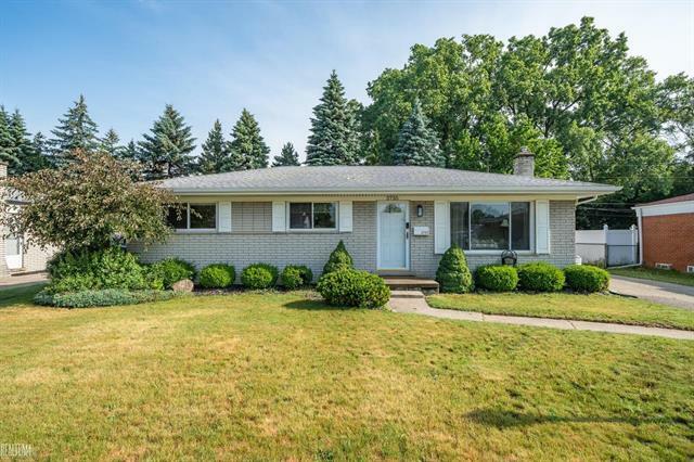 Property Photo:  2735 George Drive  MI 48092 