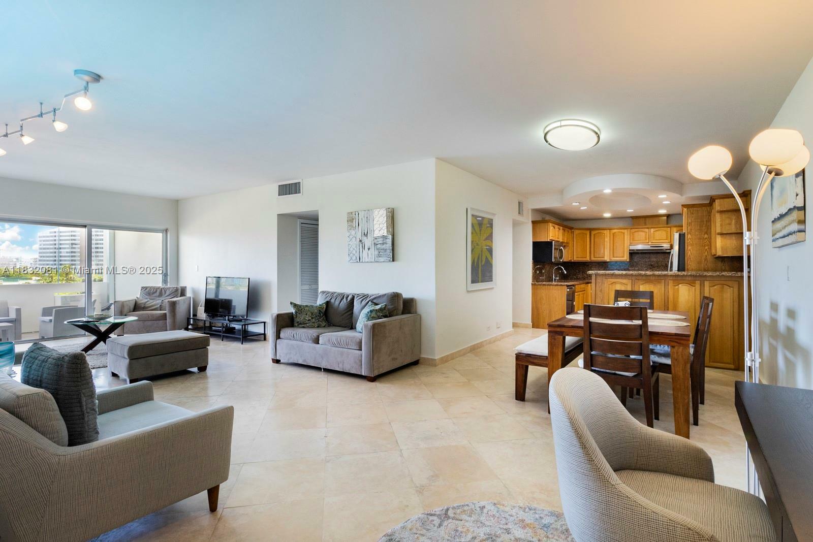 Property Photo: 3 Island Ave 07C FL 33139