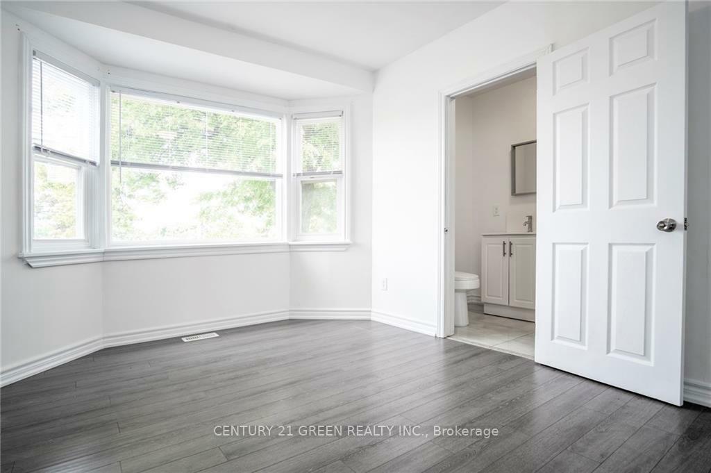 Photo de la propriété: 87 West 5th Street ON L9C 3N5