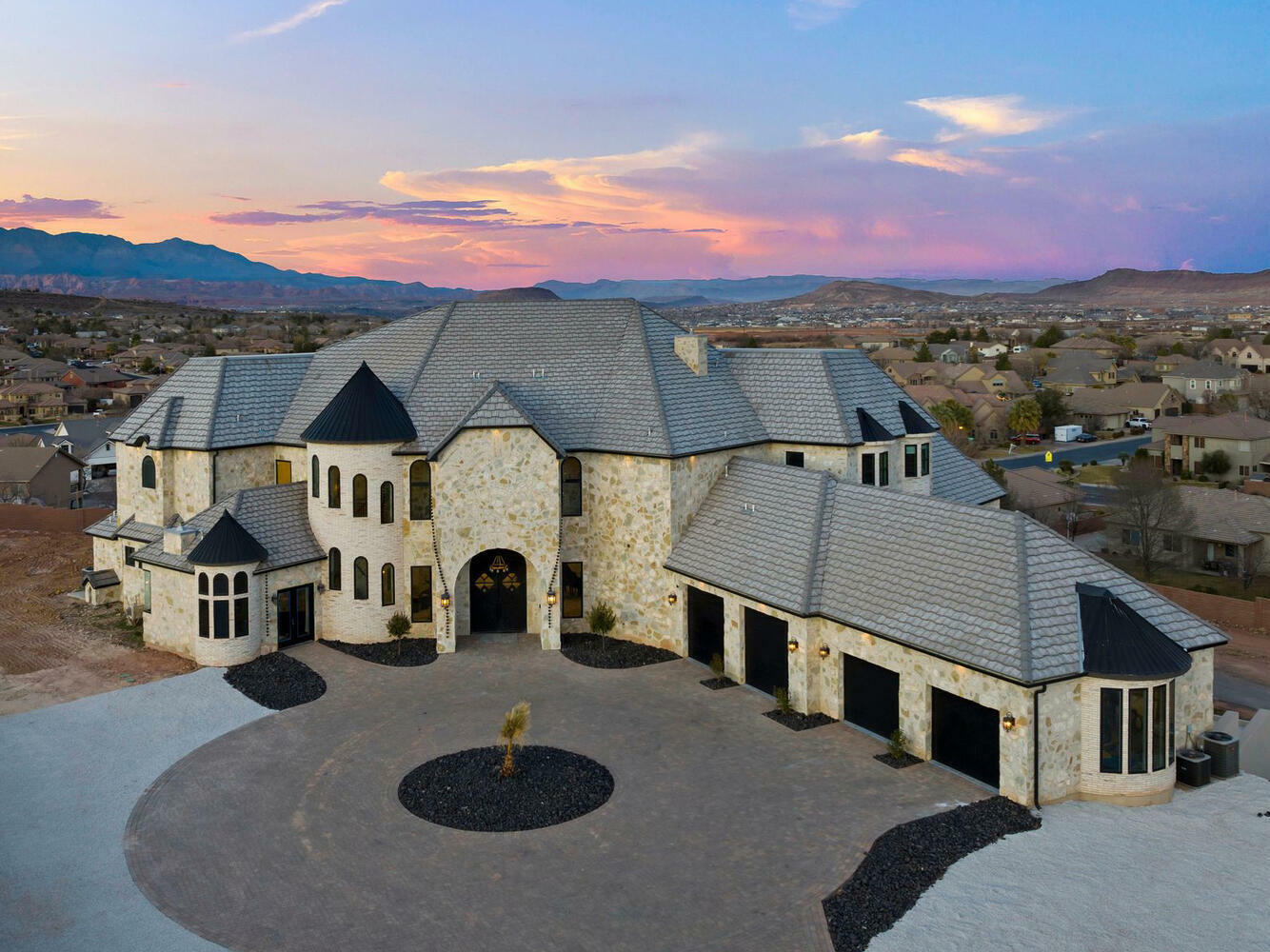 Property Photo:  2836 S 2300 E St  UT 84790 