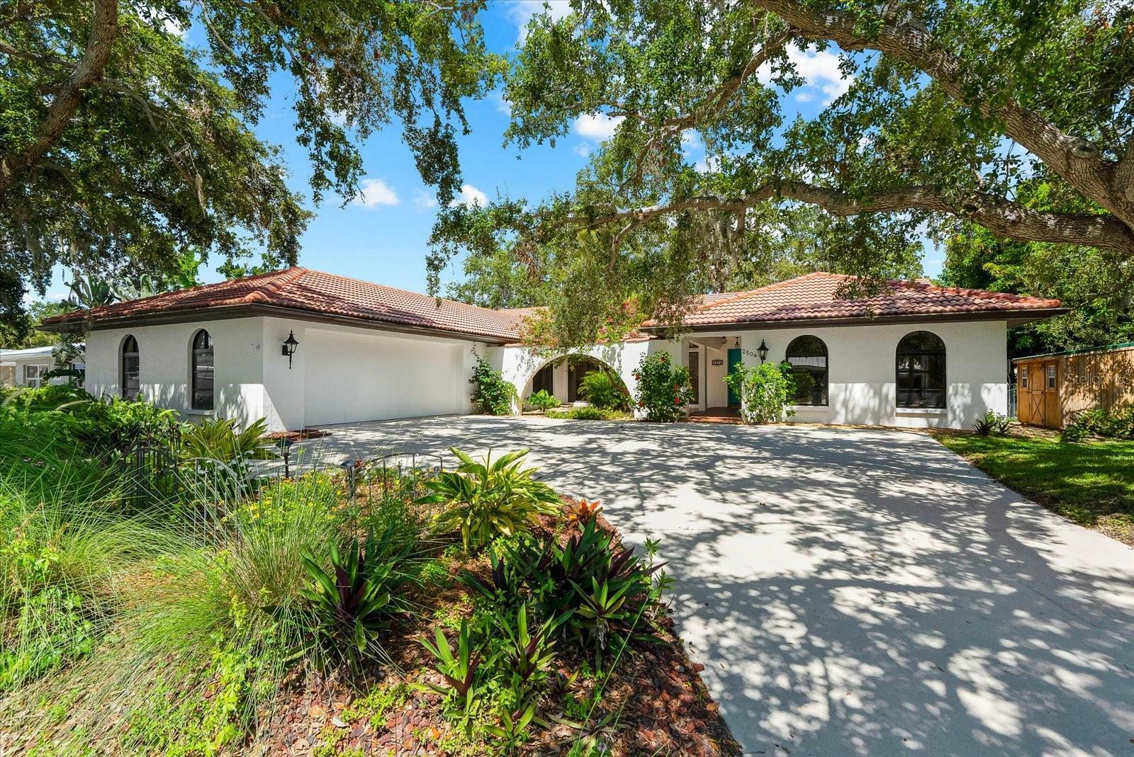 2504 Tanglewood Drive  Sarasota FL 34239 photo
