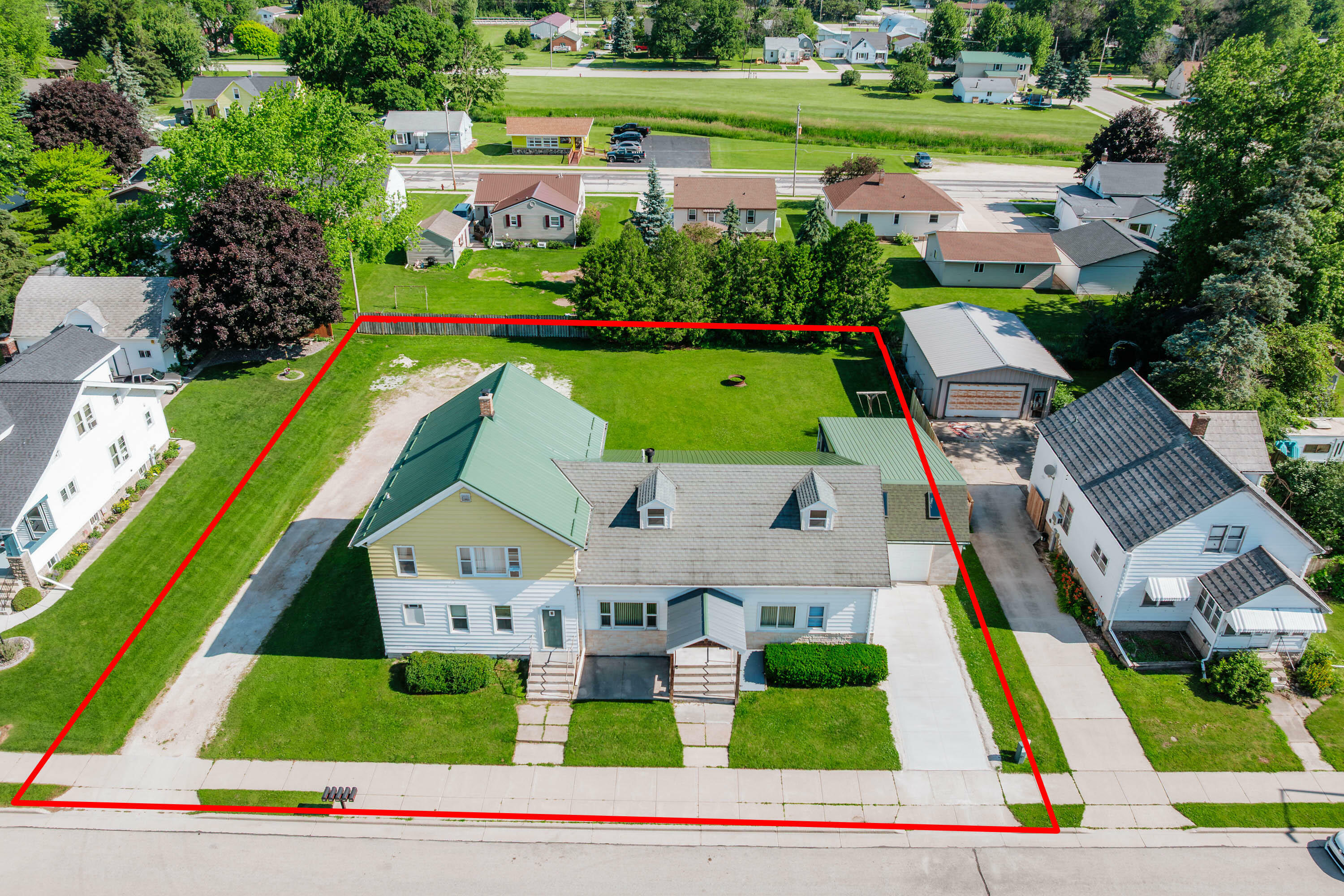 Property Photo:  418 Manitowoc St 420  WI 54230 