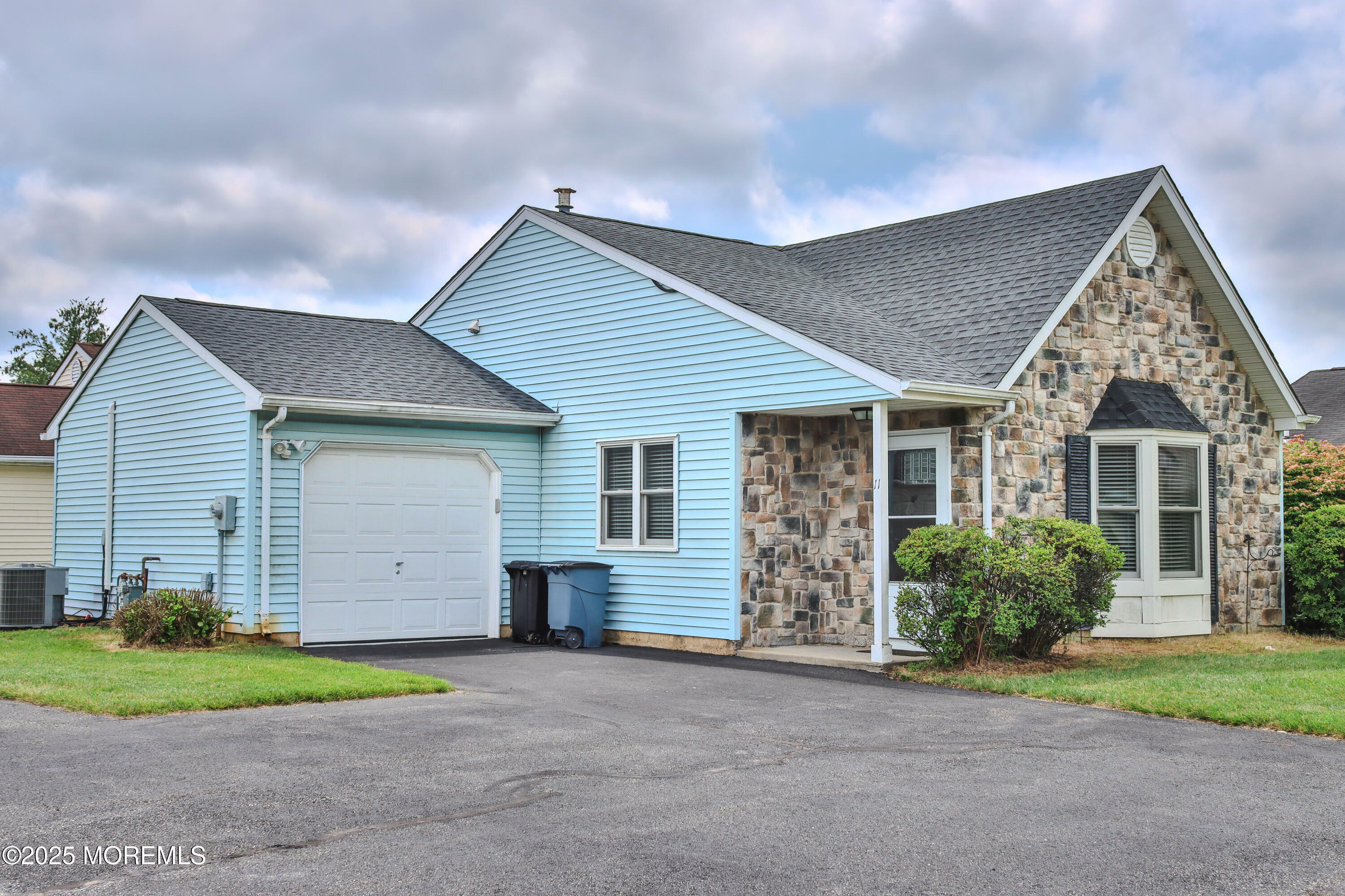11 Ivy Ridge Close 1000  Howell NJ 07728 photo