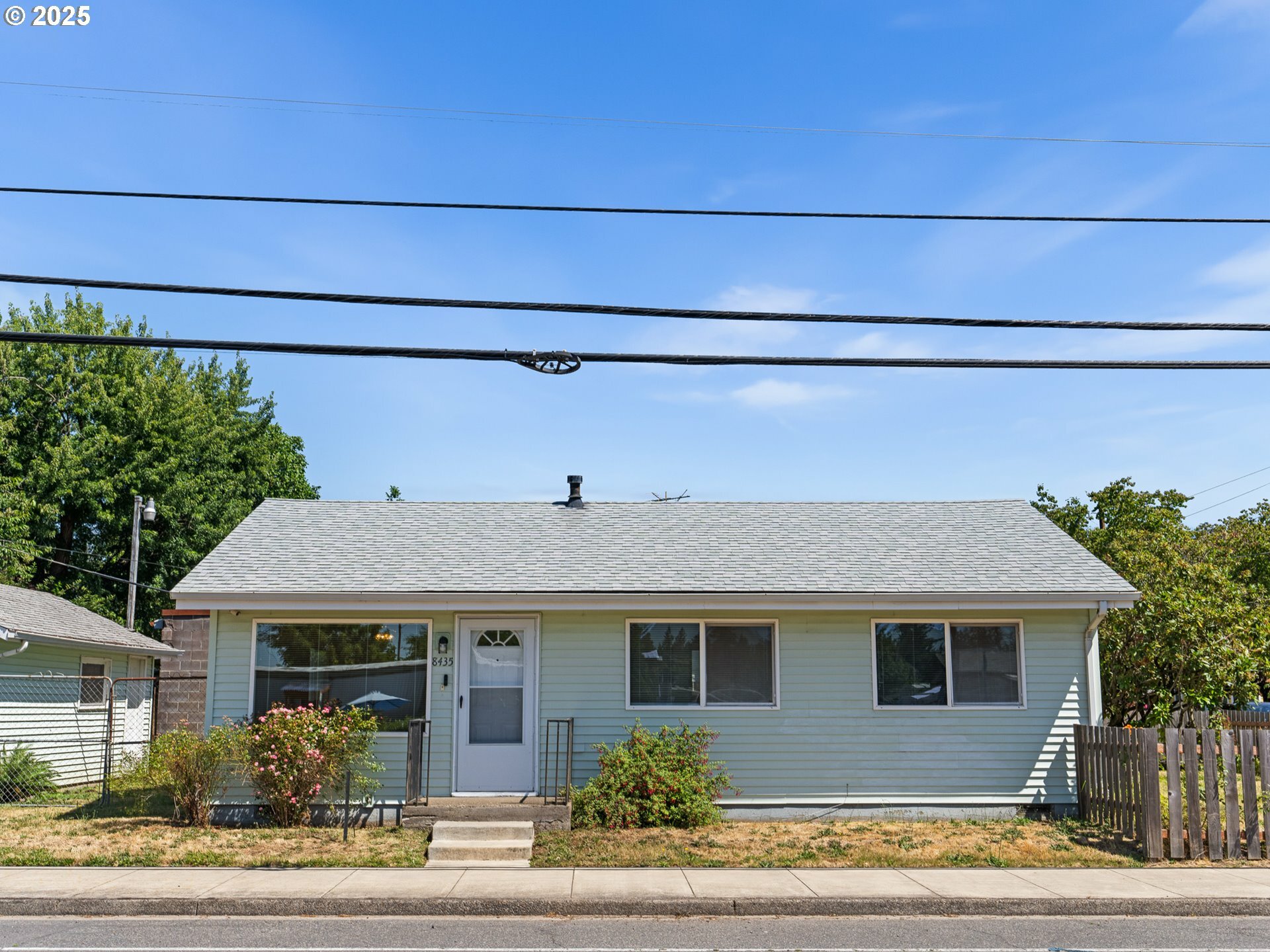 8435 SE Flavel St  Portland OR 97266 photo