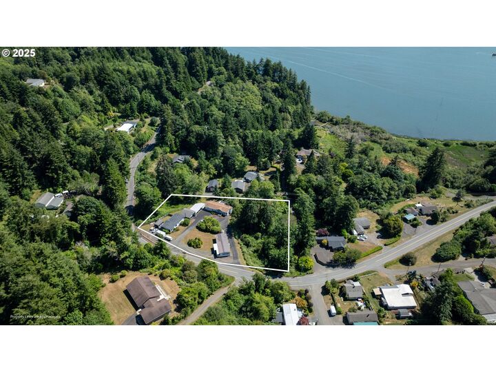Property Photo: 67420 E Bay Rd OR 97459