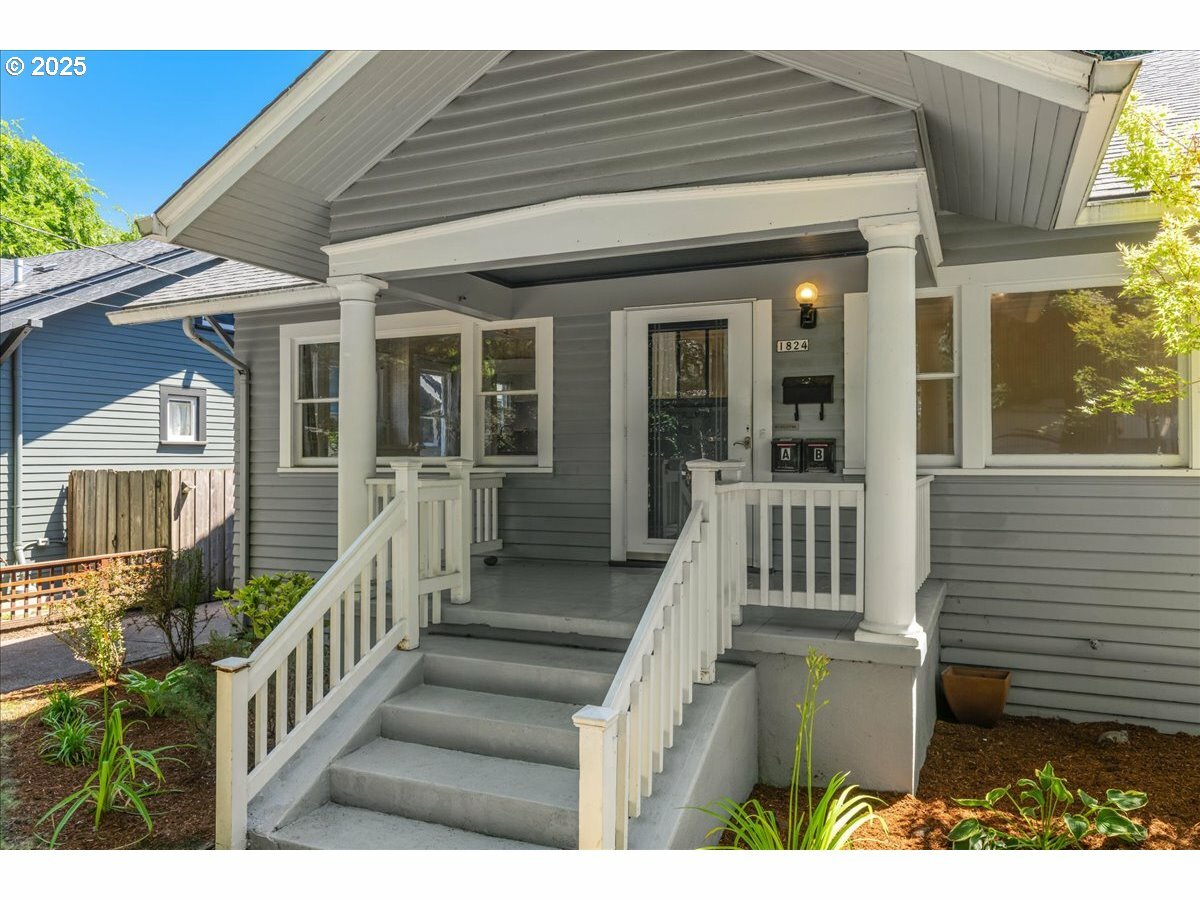 Property Photo:  1824 NE 52nd Ave  OR 97213 