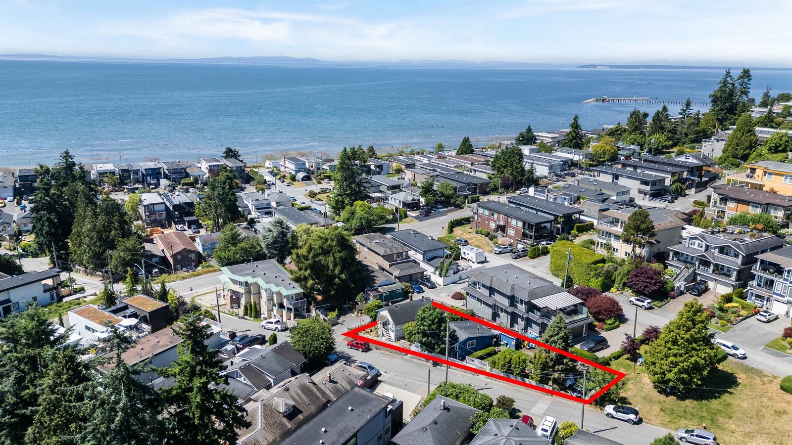 Property Photo: 931 Finlay Street BC V4B 4K5